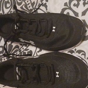 Under armour charge assert 9